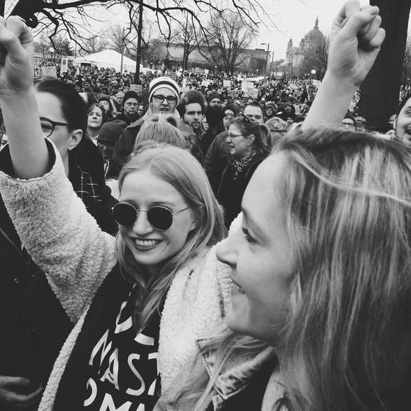 Meet your Posher, Monica - Picture 1 of 1